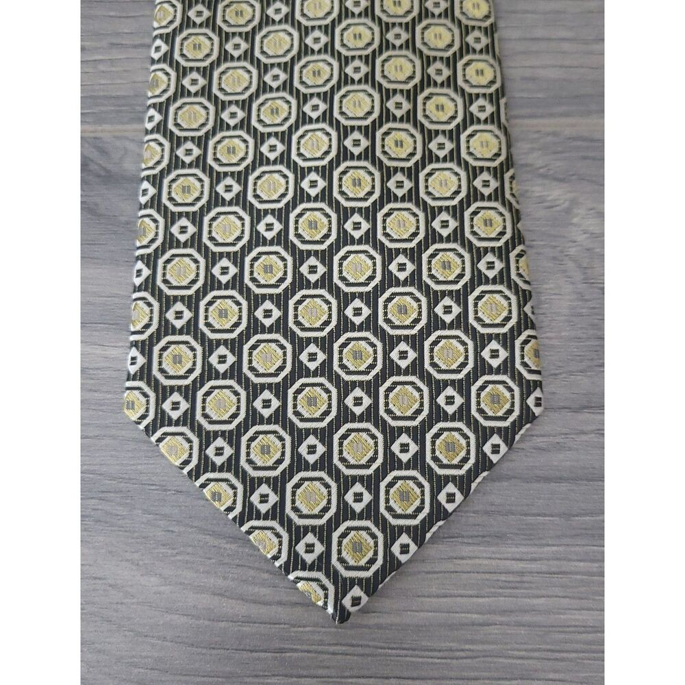 Bergamo New York Mens 100% Polyester Hand Made Black Gold Tie L-58 W-3 3/8 - Picture 3 of 7